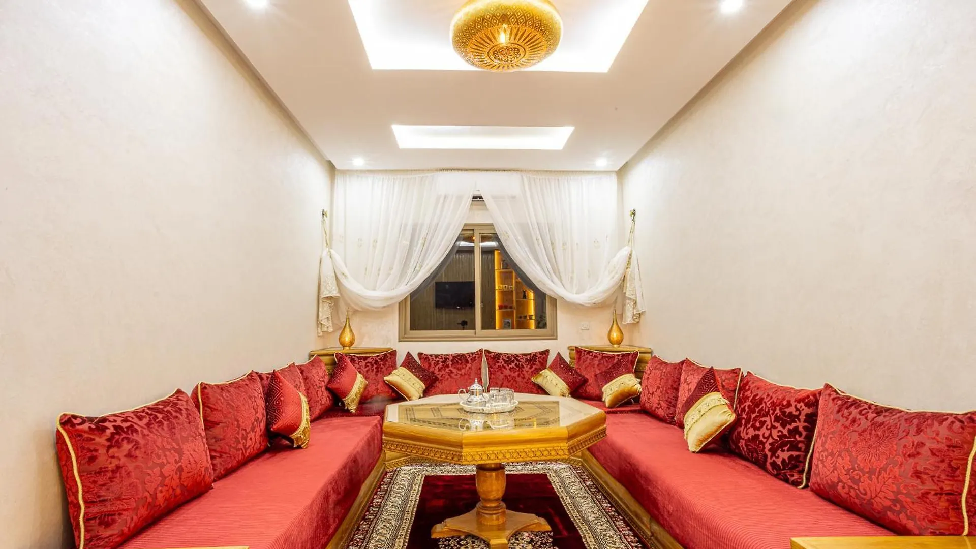 Hags Apartment - Traditional Modern Apartment, Full Ac, 10M From Airport Marakeş 0*,