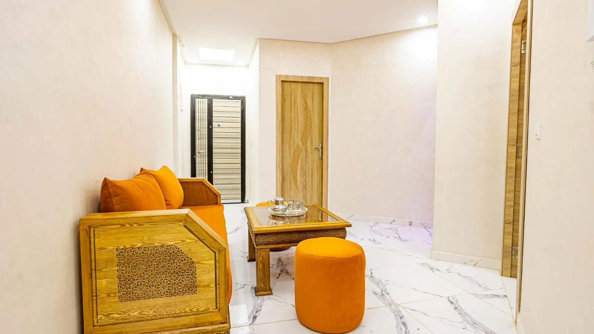 Hags Apartment - Traditional Modern Apartment, Full Ac, 10M From Airport Marrakesz 0*,  Maroko