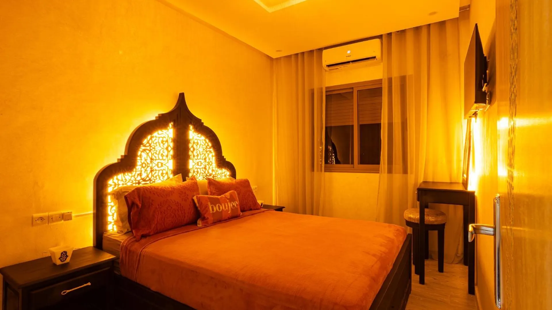 Hags Apartment - Traditional Modern Apartment, Full Ac, 10M From Airport Marakeş