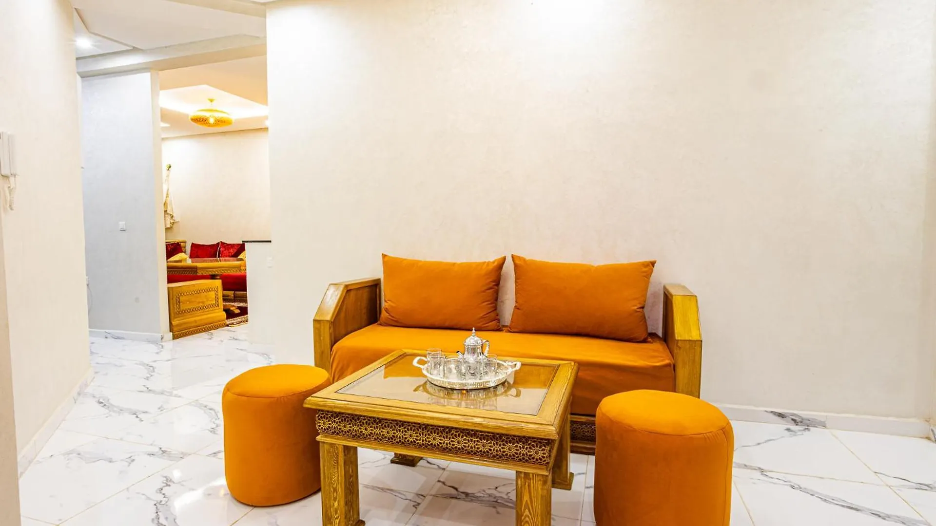 Hags Apartment - Traditional Modern Apartment, Full Ac, 10M From Airport Marakeş Fas