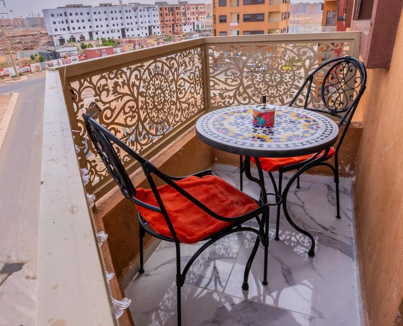 Hags Apartment - Traditional Modern Apartment, Full Ac, 10M From Airport Marrakesz Maroko