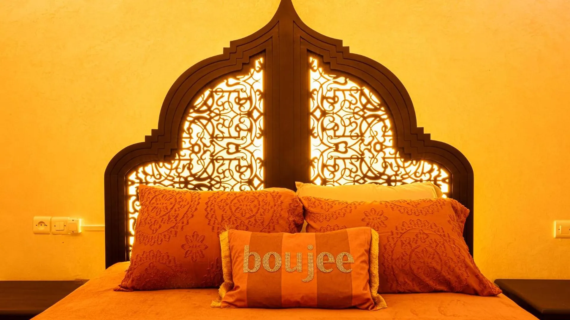 Hags Apartment - Traditional Modern Apartment, Full Ac, 10M From Airport Marrakesz