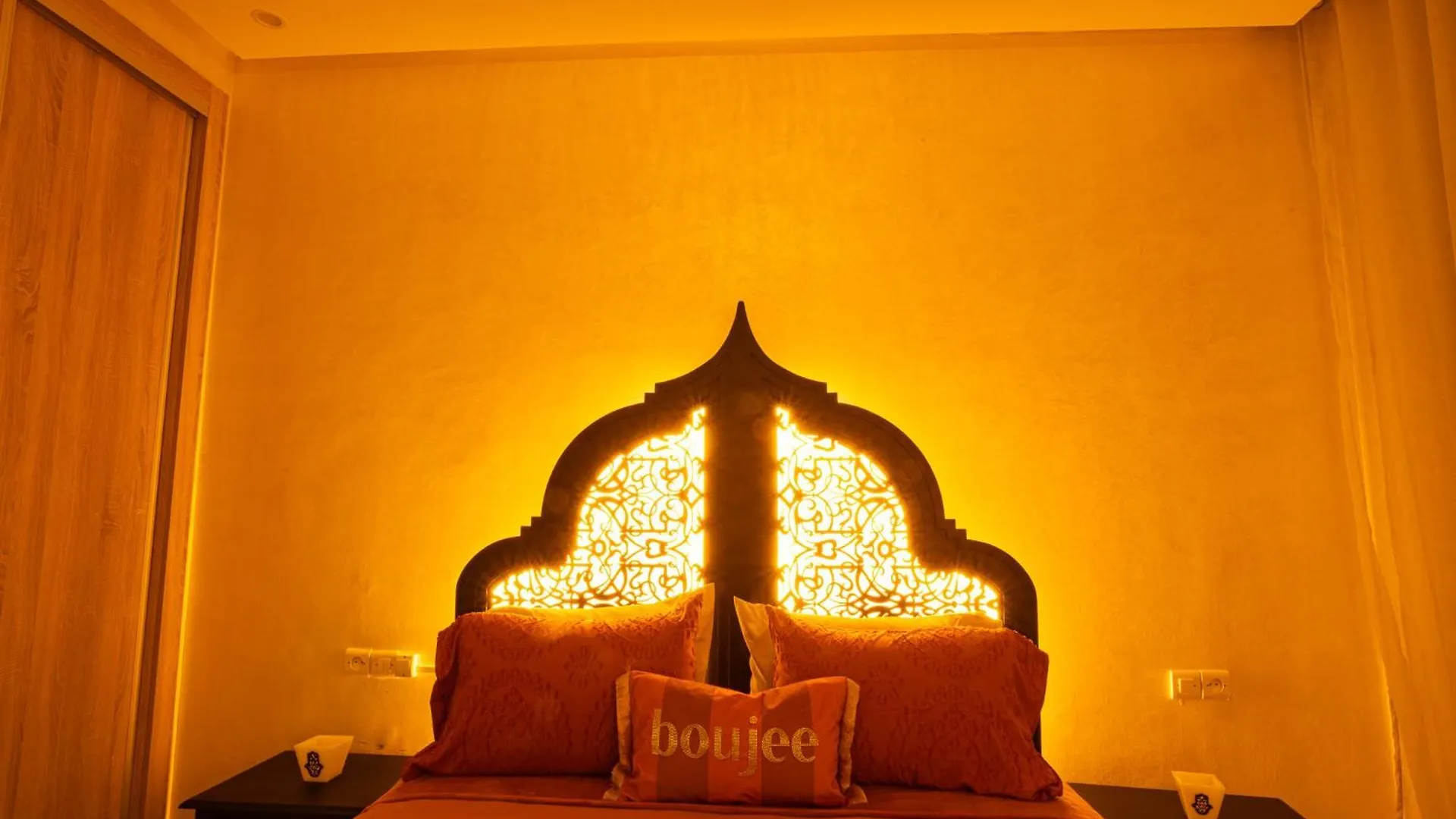 Hags Apartment - Traditional Modern Apartment, Full Ac, 10M From Airport Marakeş Fas