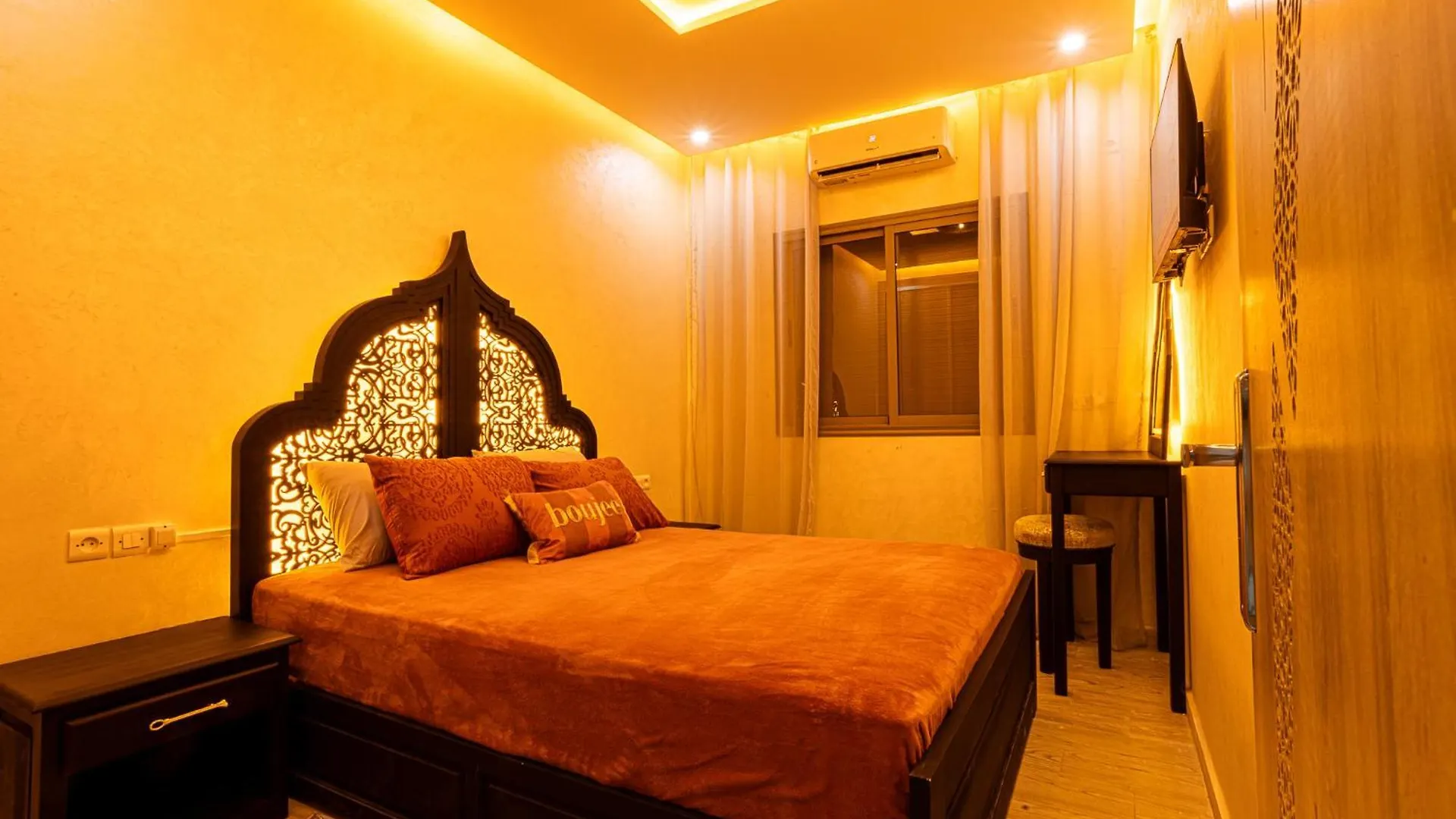 Hags Apartment - Traditional Modern Apartment, Full Ac, 10M From Airport Marrakesz