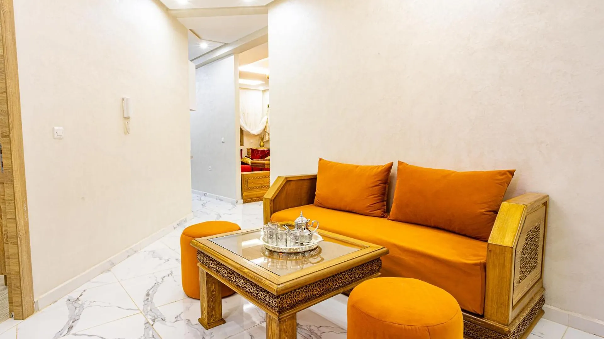 Hags Apartment - Traditional Modern Apartment, Full Ac, 10M From Airport Marrakesz