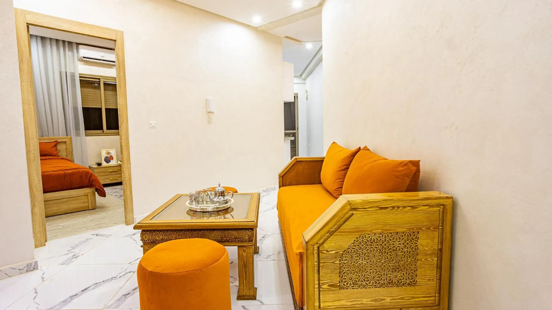 Hags Apartment - Traditional Modern Apartment, Full Ac, 10M From Airport Marrakesz