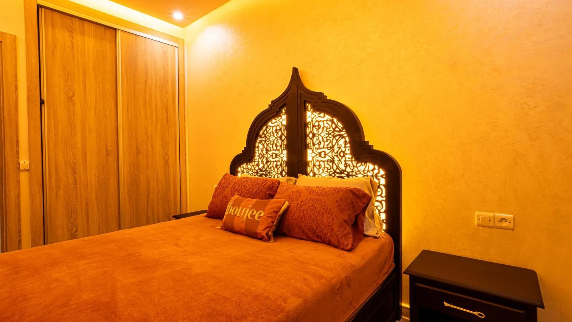 Hags Apartment - Traditional Modern Apartment, Full Ac, 10M From Airport Marrakesz