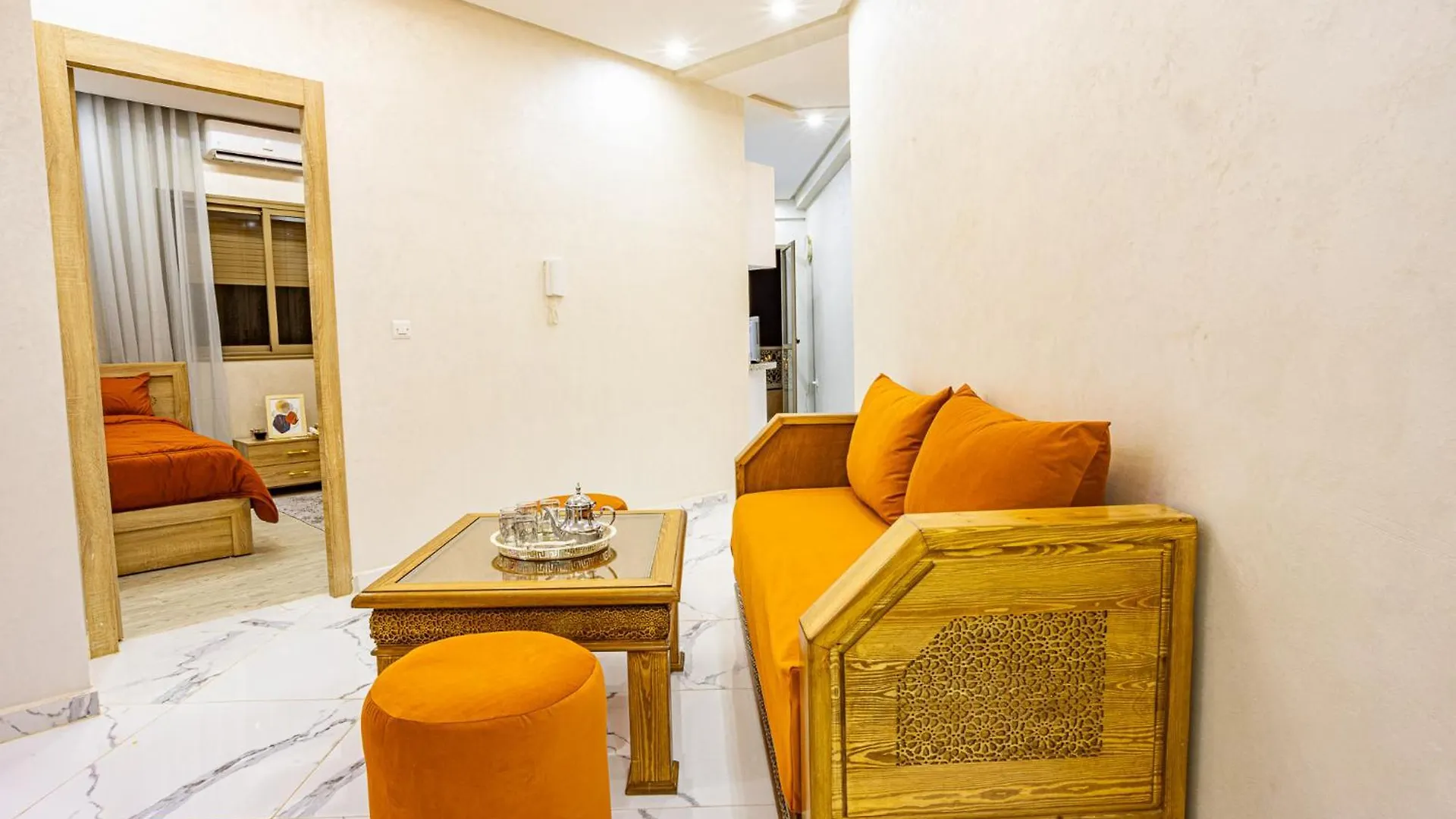 Hags Apartment - Traditional Modern Apartment, Full Ac, 10M From Airport Marakeş