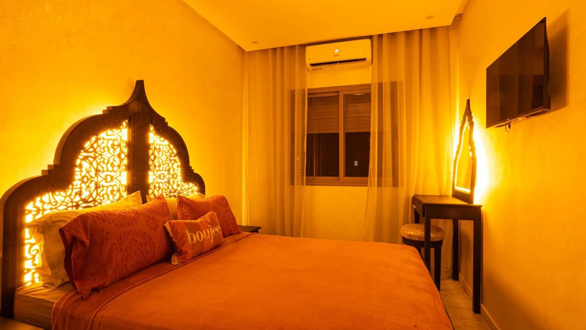 Hags Apartment - Traditional Modern Apartment, Full Ac, 10M From Airport Marrakesz