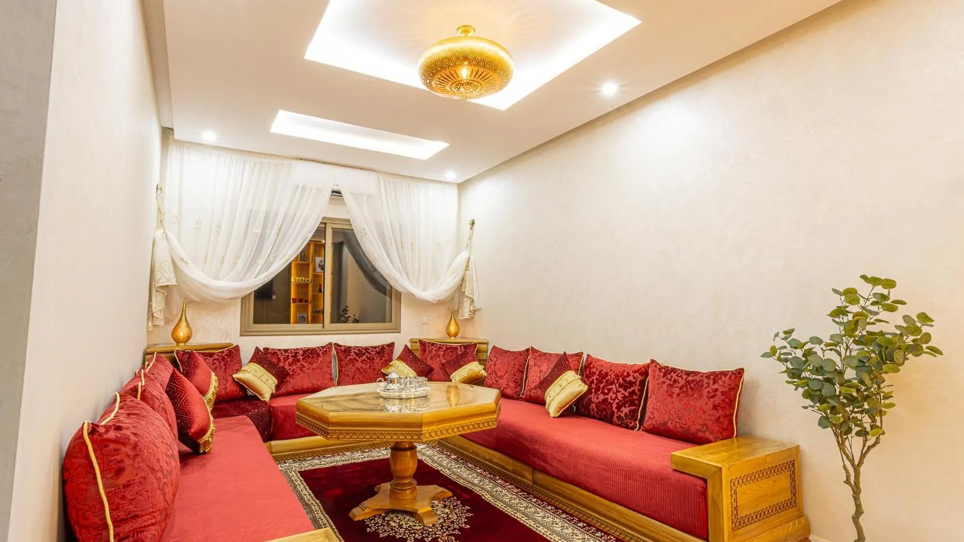Hags Apartment - Traditional Modern Apartment, Full Ac, 10M From Airport Marakeş