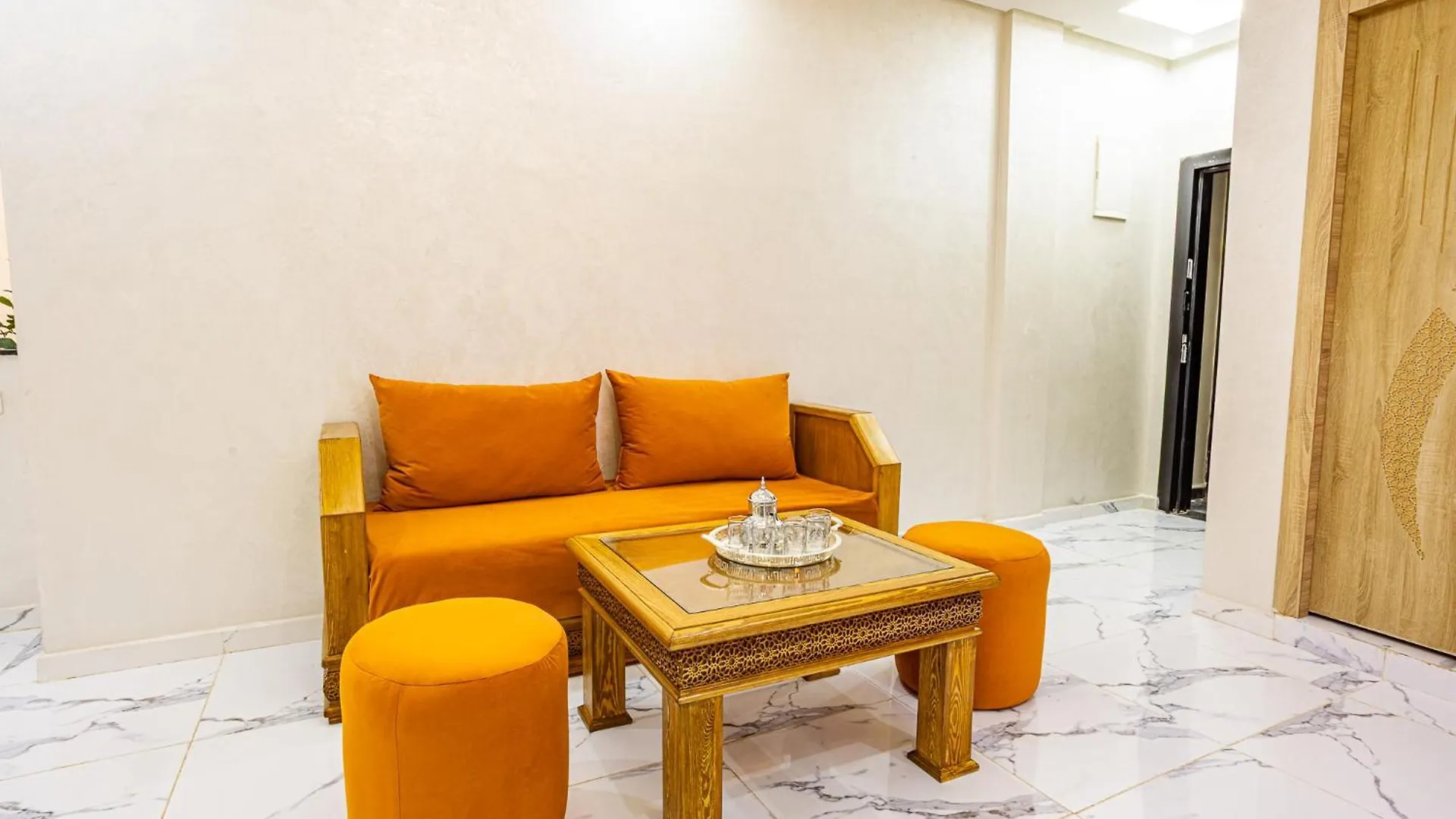 Hags Apartment - Traditional Modern Apartment, Full Ac, 10M From Airport Marakéš Maroko