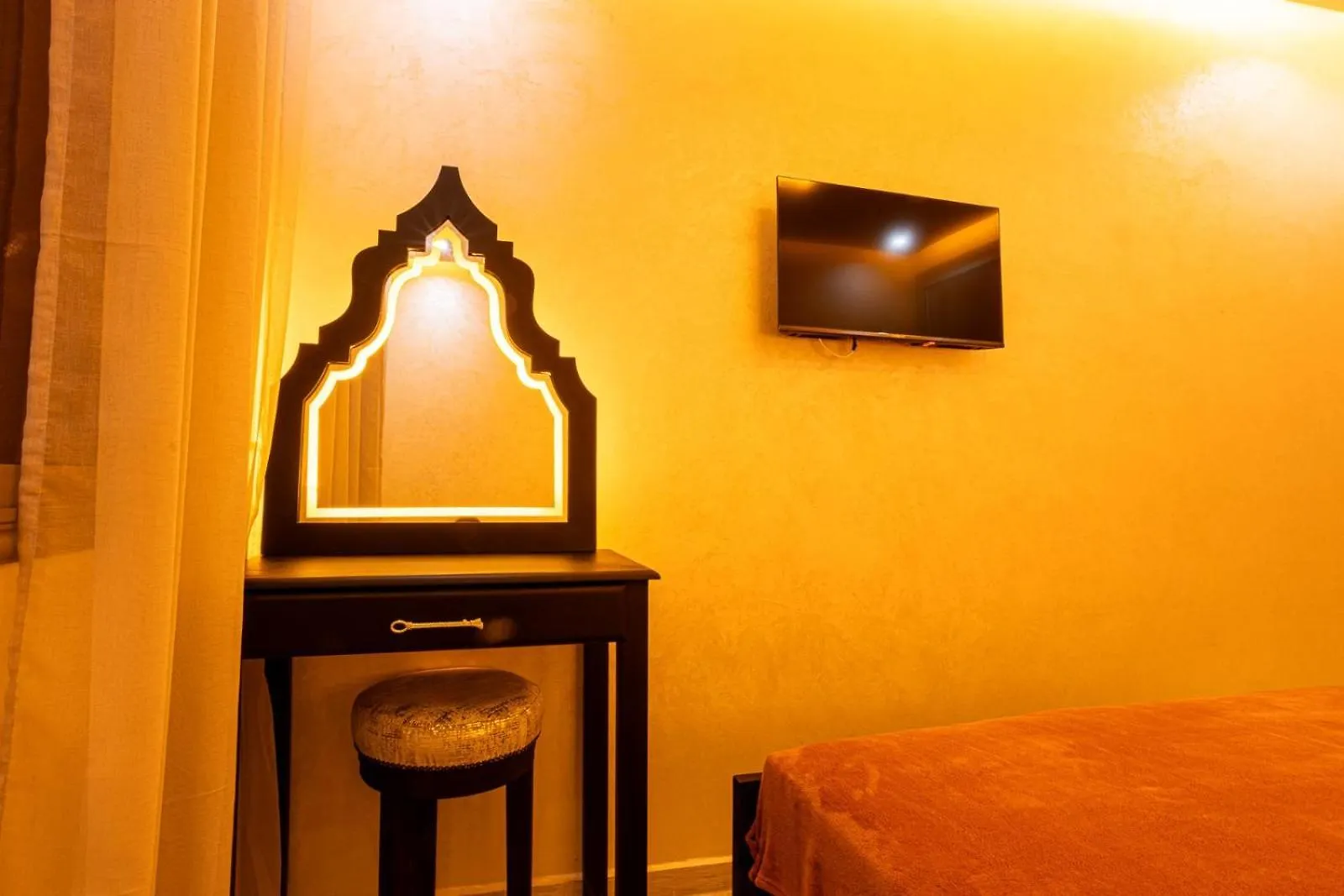 Hags Apartment - Traditional Modern Apartment, Full Ac, 10M From Airport Marakéš