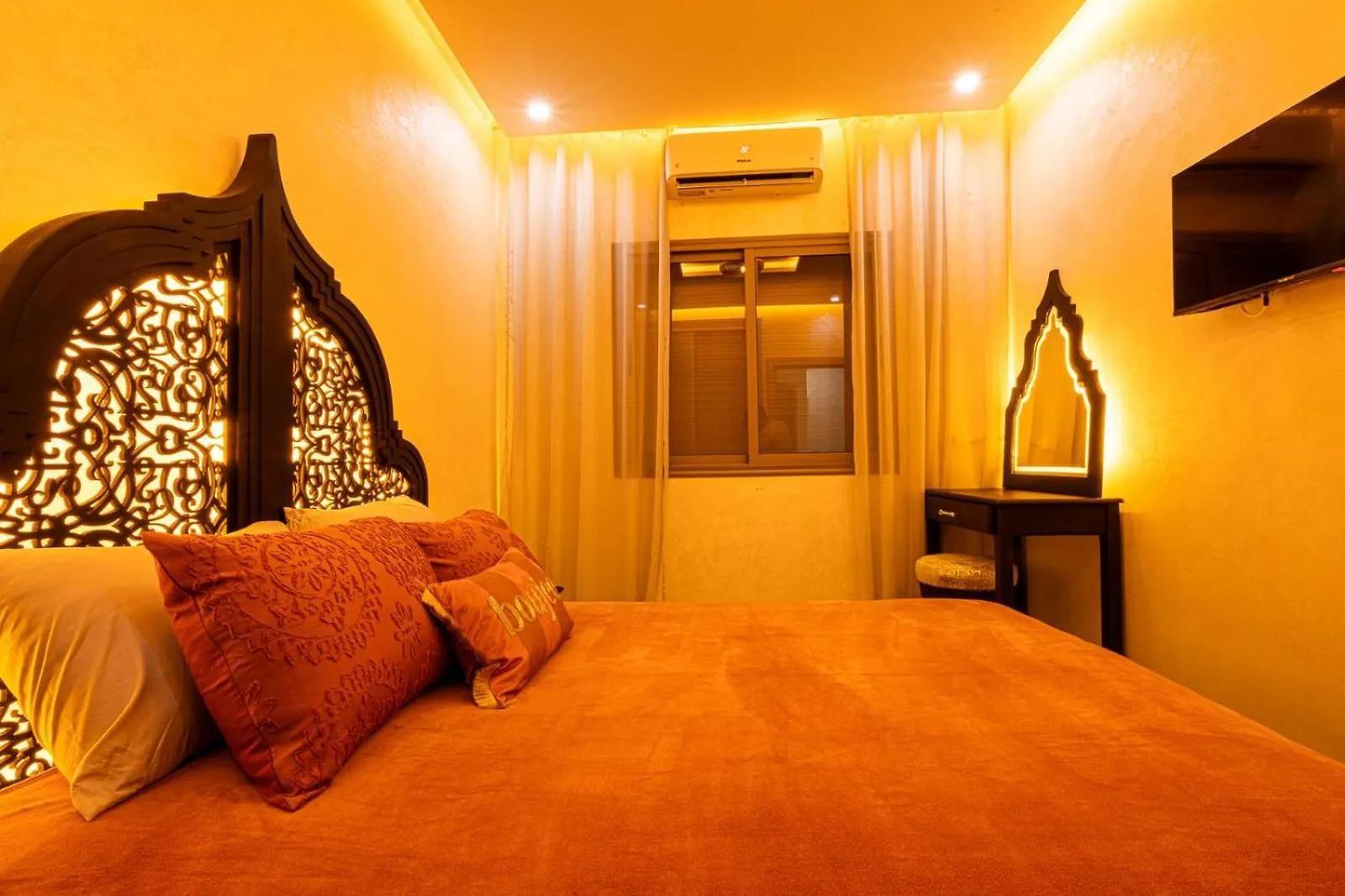 Hags Apartment - Traditional Modern Apartment, Full Ac, 10M From Airport Marakéš