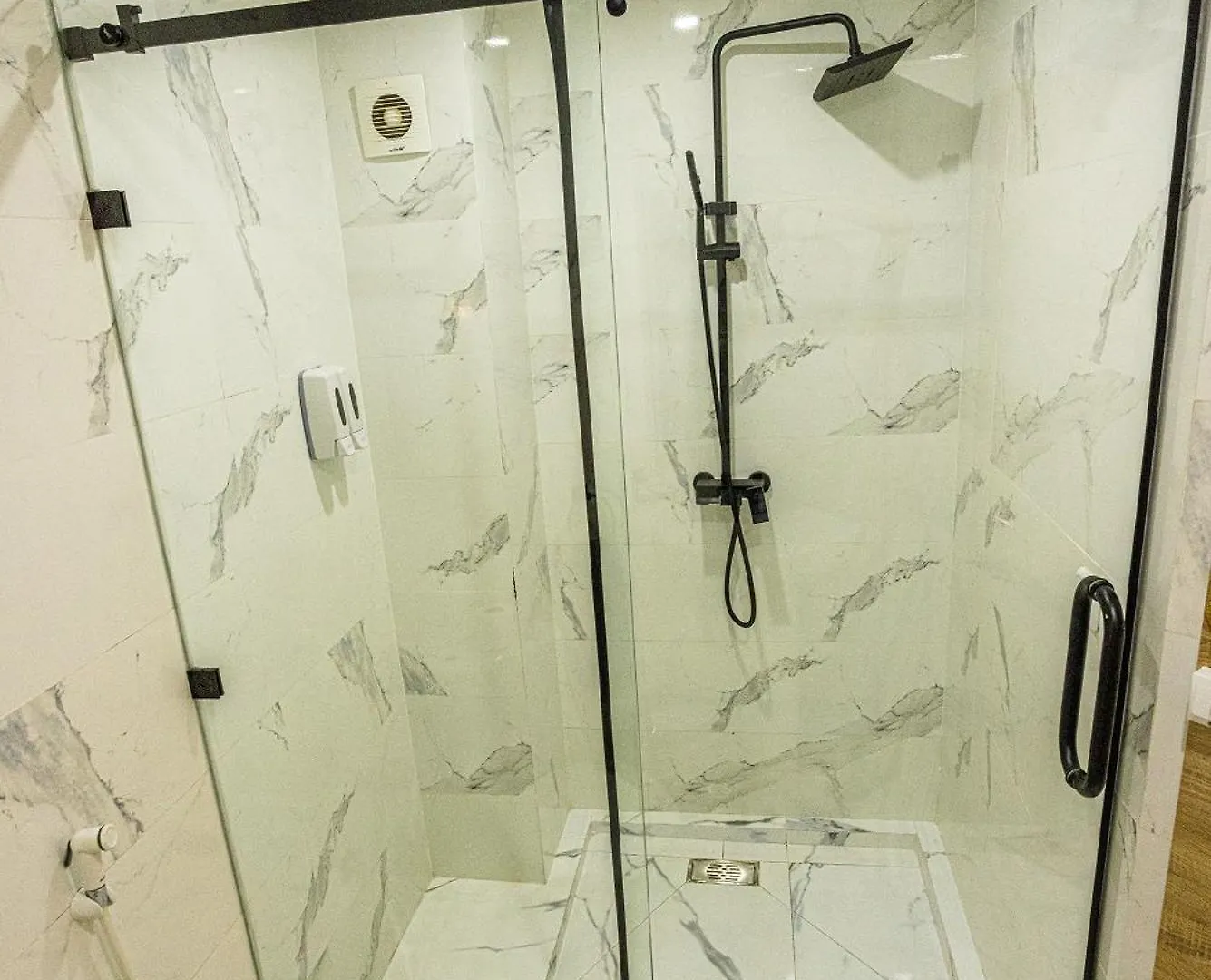 Hags Apartment - Traditional Modern Apartment, Full Ac, 10M From Airport Marakéš